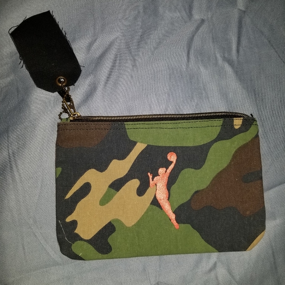 Makeup Bag - Picture 2 of 2